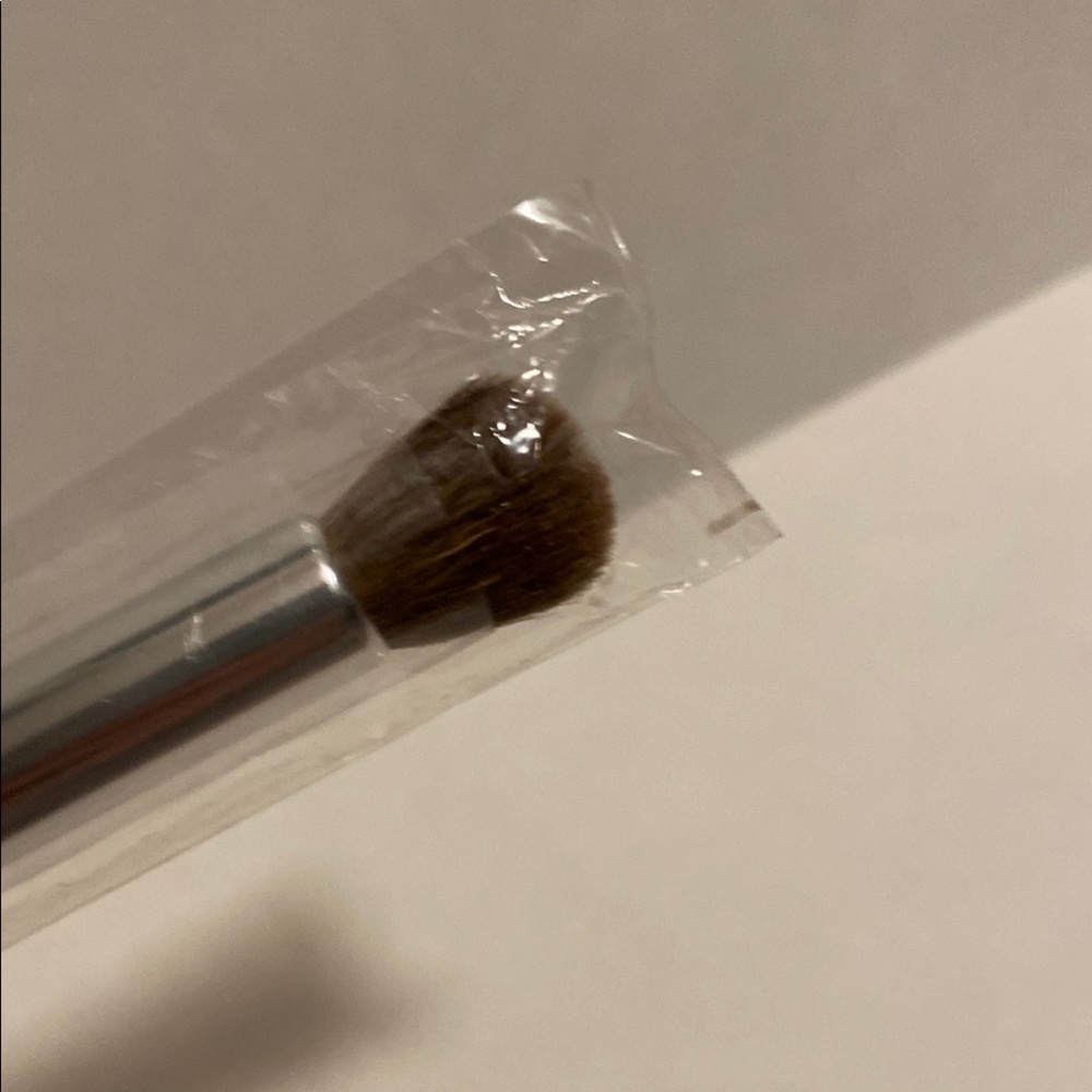 Bare Escentuals Eye Buki Orange Makeup Brush - Picture 3 of 3